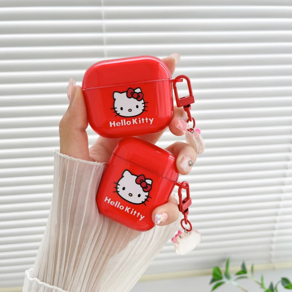 Capa Protetora Hello Kitty para AirPods - Vermelha com Pingente - Imagem 3